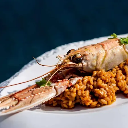 أجنحة رويال ذا هايد أواي كورالز فندق 5*